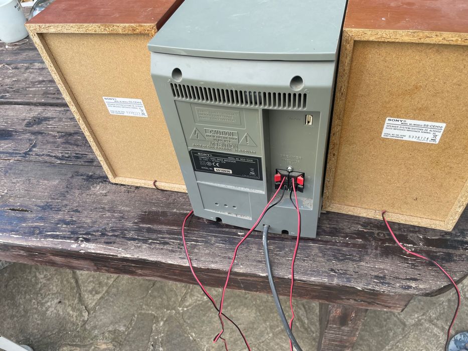 Тонколона - Sony CD Music System CMT-EH10.