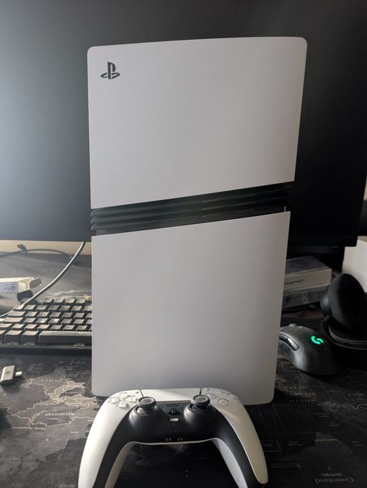 Vând PlayStation 5 pro cu garanție extinsă 2 ani