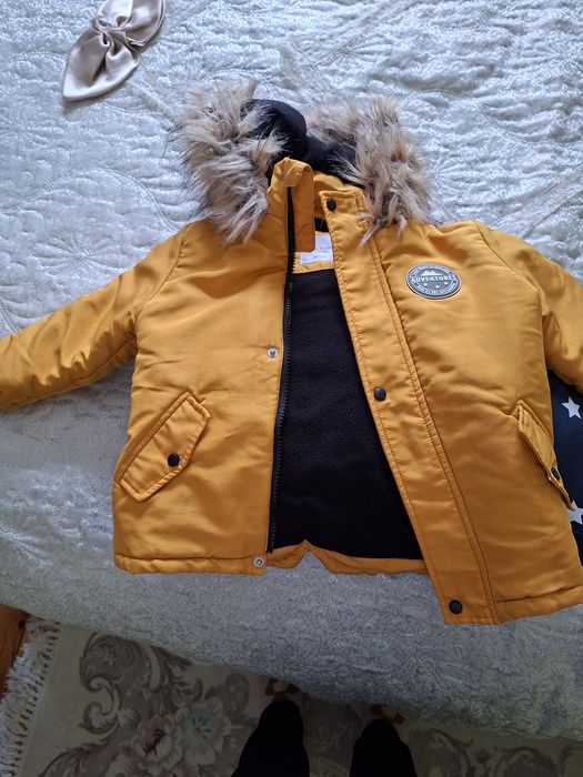 Продавам запазени якенца 10 евро