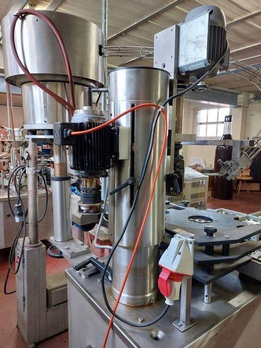 Бутилиращи машини за вино и напитки