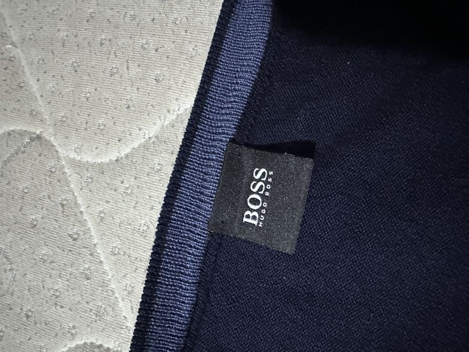 Hugo Boss  Lana Wool V-Neck Pullover мъжки пуловер