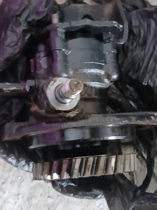 Исузу Запчаст капресор рулевой насос рул