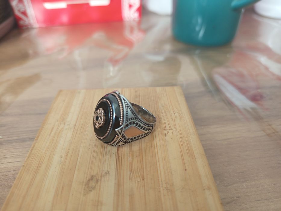 Продам серебряное кольцо