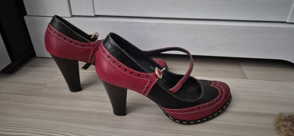 Pantofi din piele, marimea 37