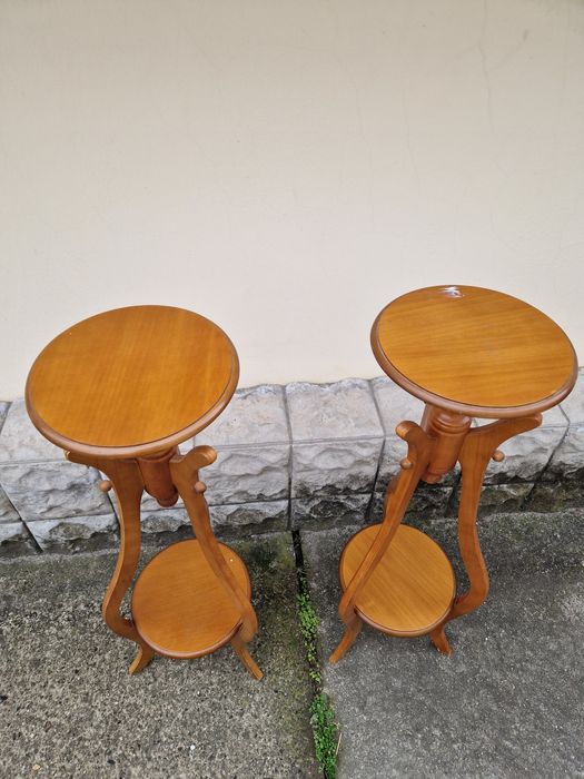 Чифт страхотни антикварни дървени високи масички