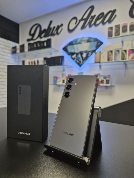 Samsung S24 / Onyx Black / 256 GB / DeluxGSM