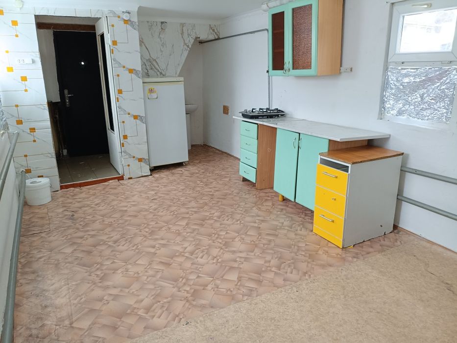 Шағын 2 этажы 2 бөлмелі жер үй