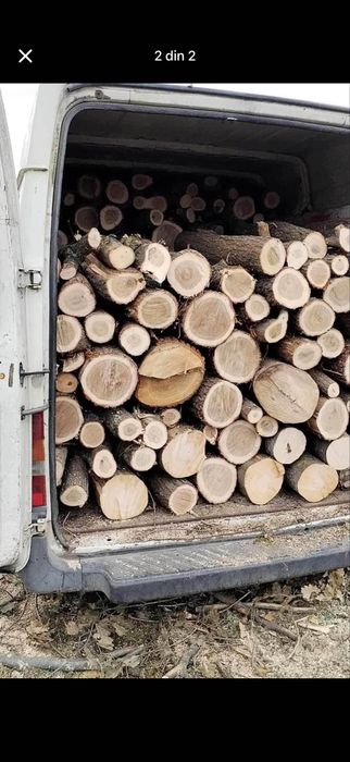 Vând lemne de foc tăiate și crăpate