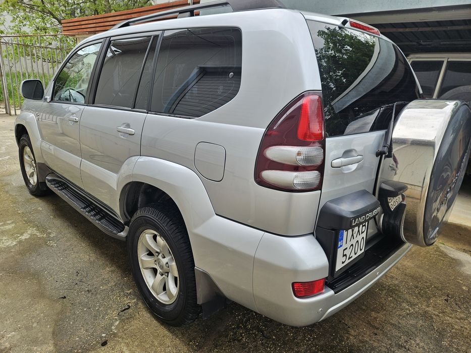 Продавам Toyota Land Cruiser 120