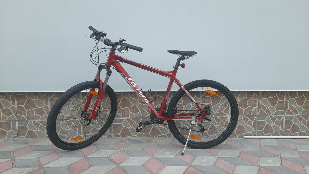 Bicicleta mountain bike CARRERA cu roti de 27,5 inch si cadru aluminiu