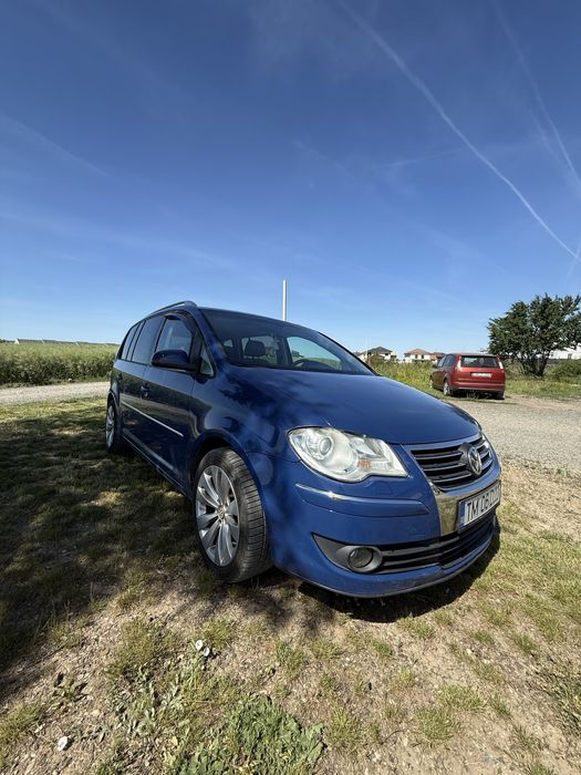 VOLKSWAGEN Touran