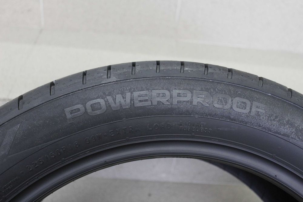 225/50-18 Nokian Poweproof
