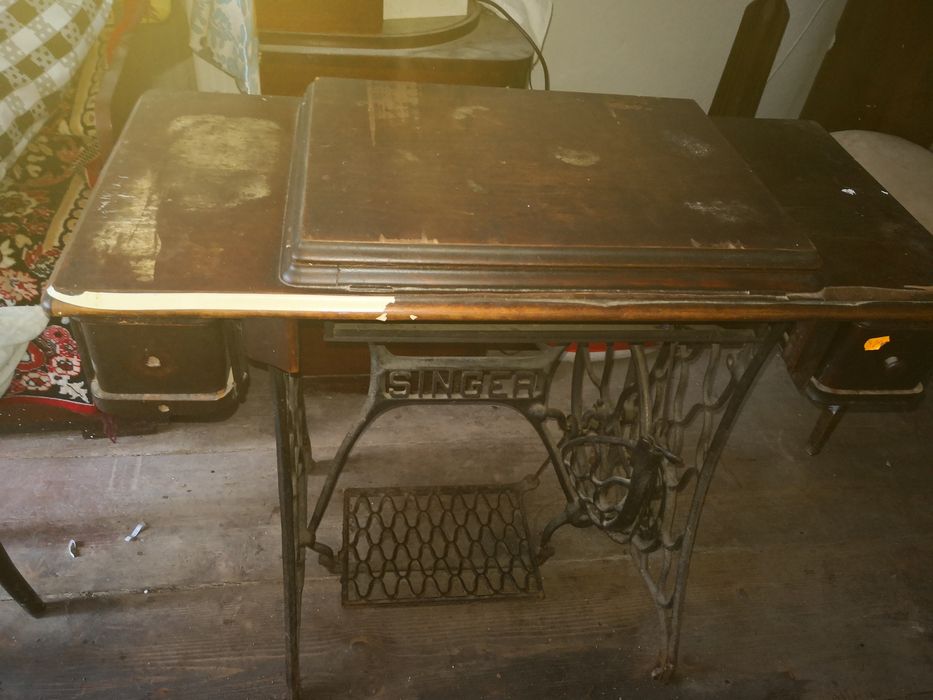 Masina de cusut veche marca Singer