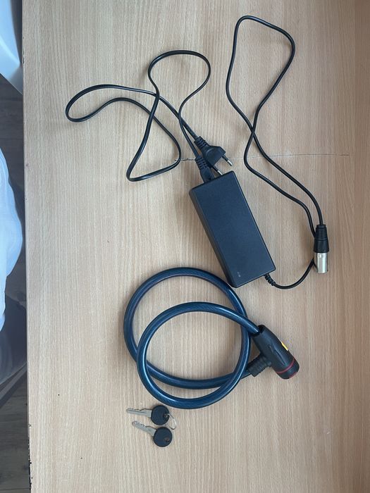 Încărcător 54.6V 2A + antifurt bicicletă