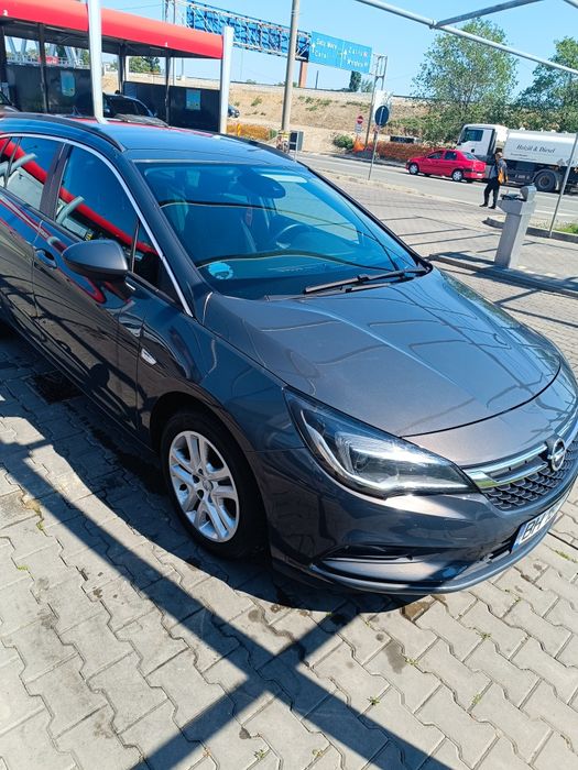 Vând Opel Astra K