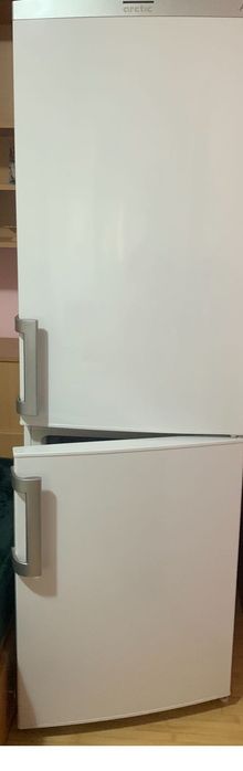 Combină frigorifică Artic cl A, 3sertare congelator, înălțime medie în stare bună de funcționare și îngrijit bine cu suma de 600 negociabil