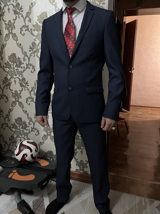 Продам мужской костюм