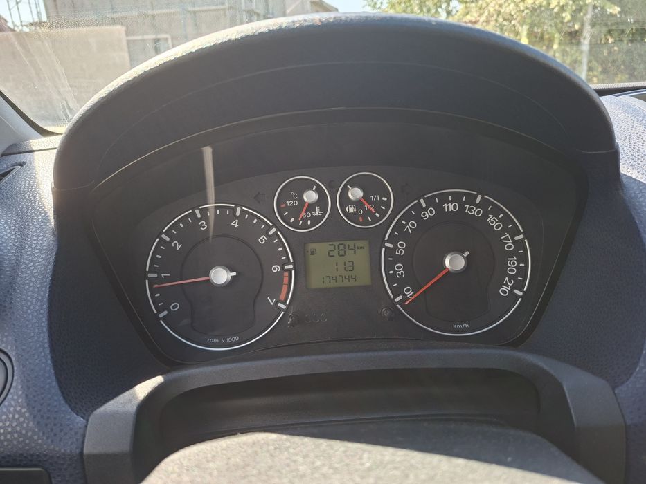 FORD Fiesta 2005 — imagine 5