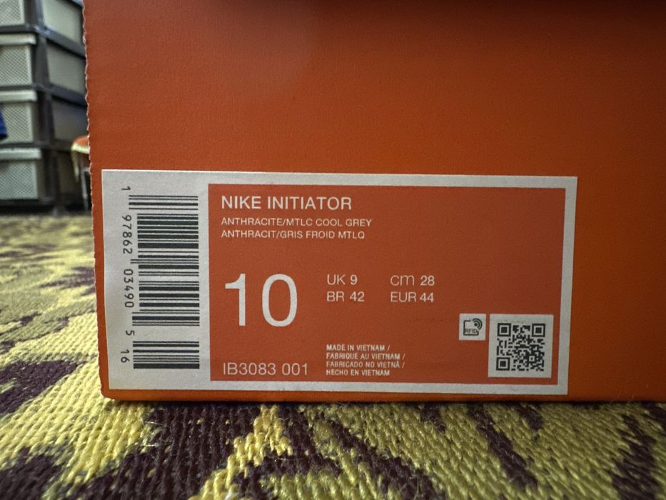 Обувки Nike initiator