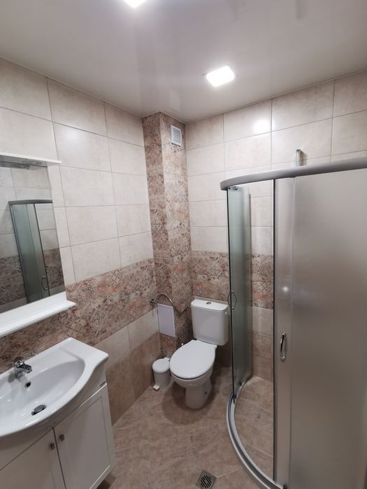 Дава се под наем Двустаен апартамент в Варна, Цветен квартал - 60 кв.м за 459 € - Снимка #6