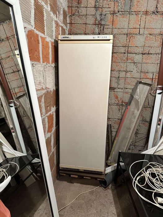 Вертикален фризер Siltal