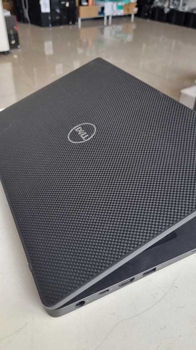 Ultraslim i5 gen 8 DELL Latitude  5400 LIKE NEW  , 16 G ddr4, nvme 1T