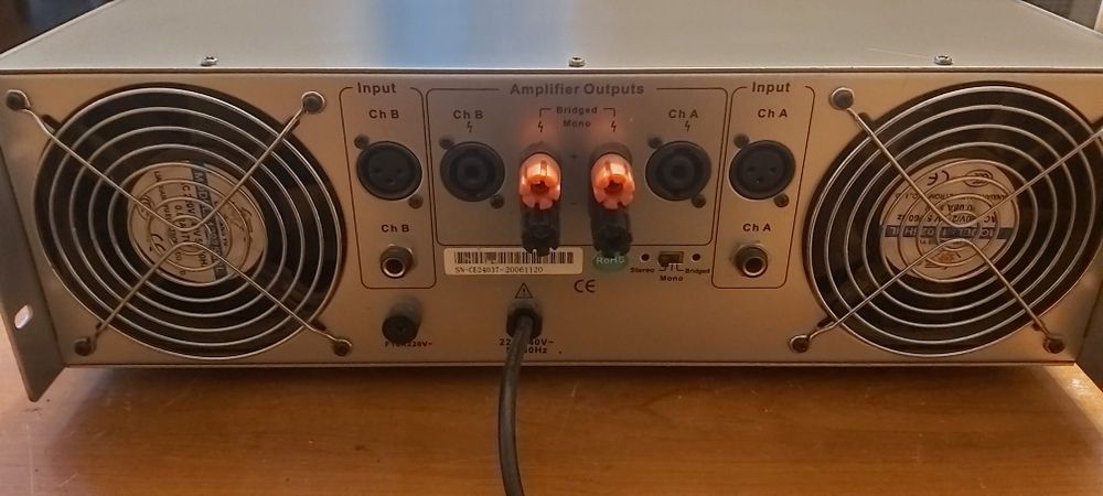 Vând amplificator de putere Xenio Sound CX-1700