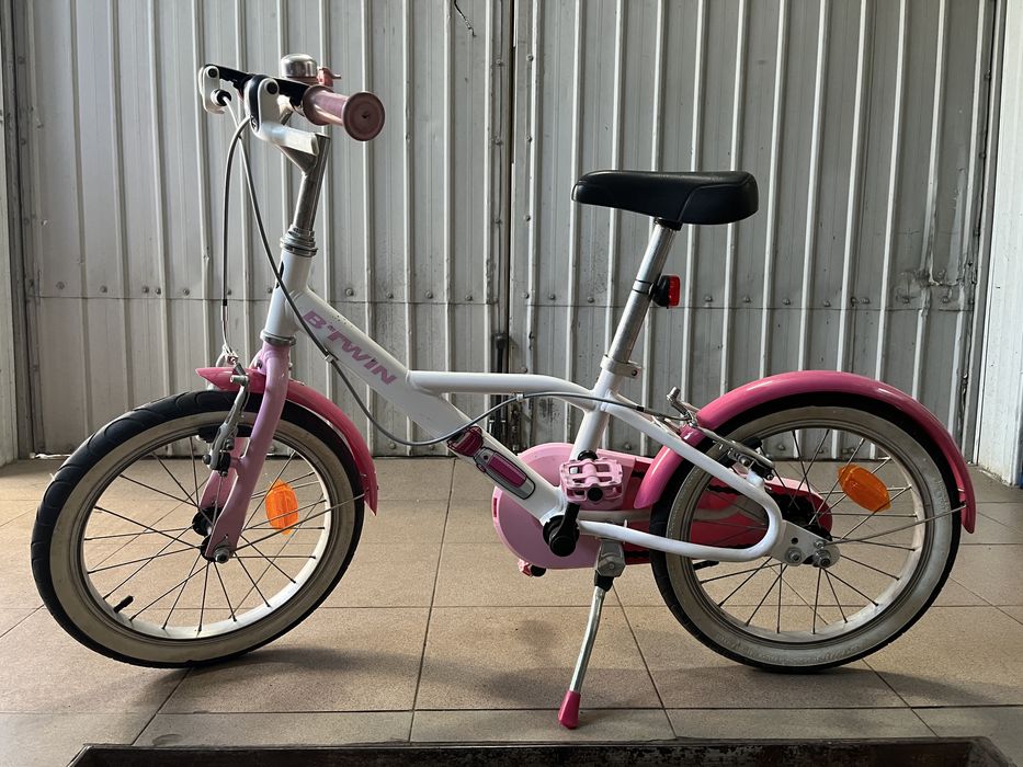 Bicicleta b’twin cu roti ajutatoare