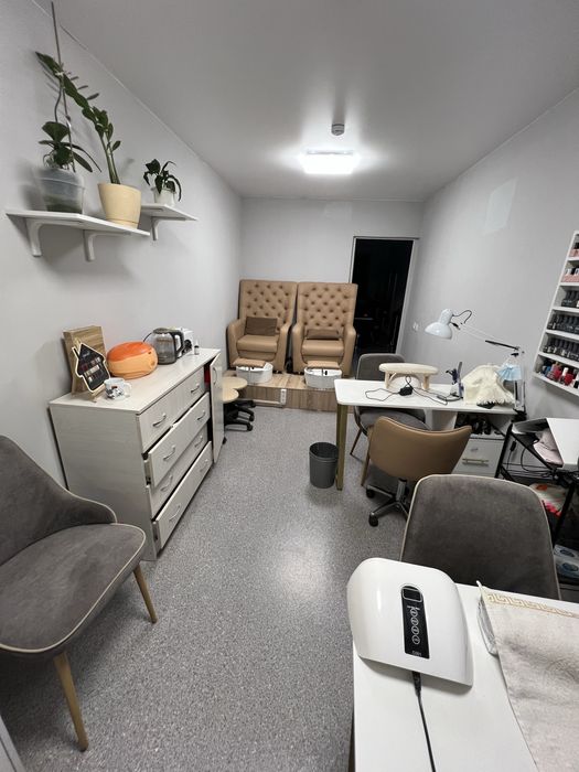 Маникюр + Педикор кресло в аренду