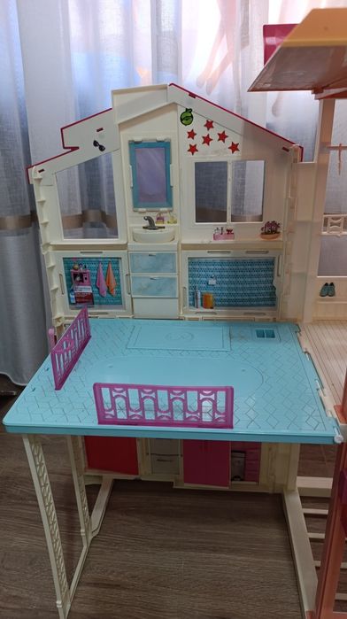 Большой дом для кукол Барби