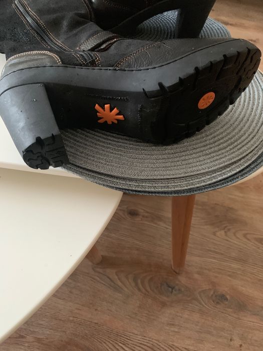 Зимни ботуши от естествена кожа и велур