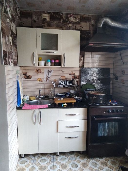 Срочна 1 этаж 2 хона квартира сотилади