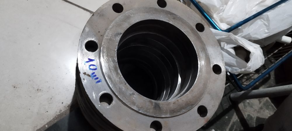 Продам новые фланцы