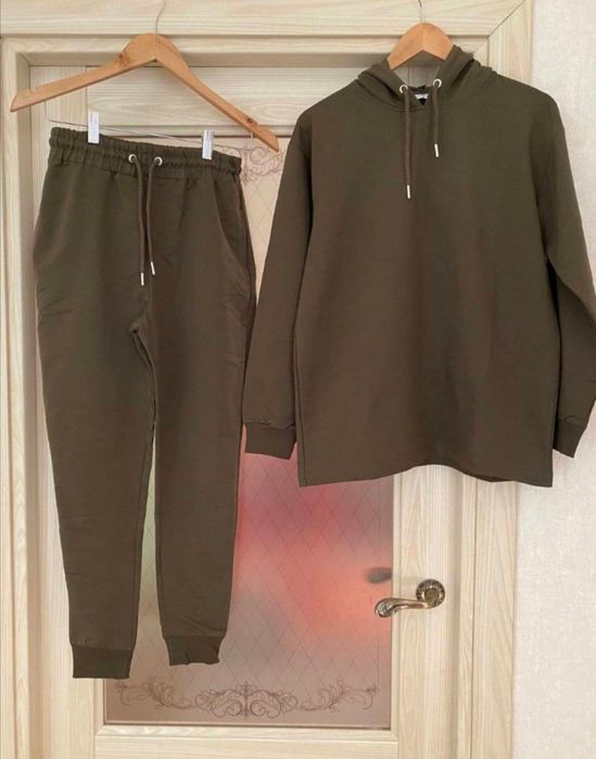 Продаю одежду обувь все новое листайте