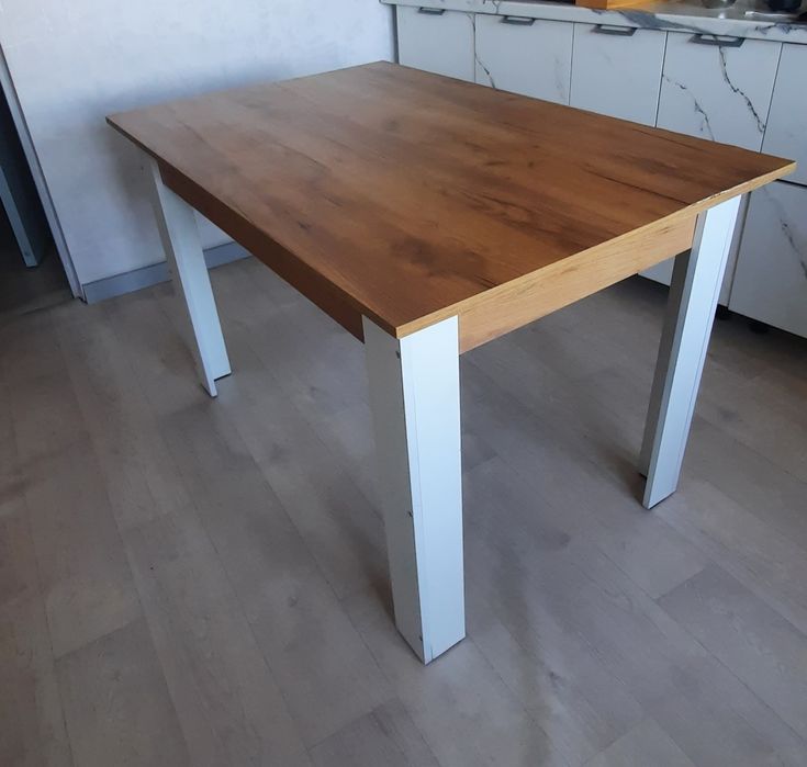 Продам кухонный стол