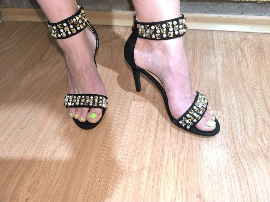 Елегантни сандали на ток 38