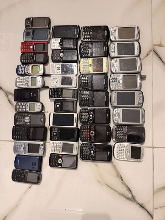 Telefoane de colectie majoritatea functionale