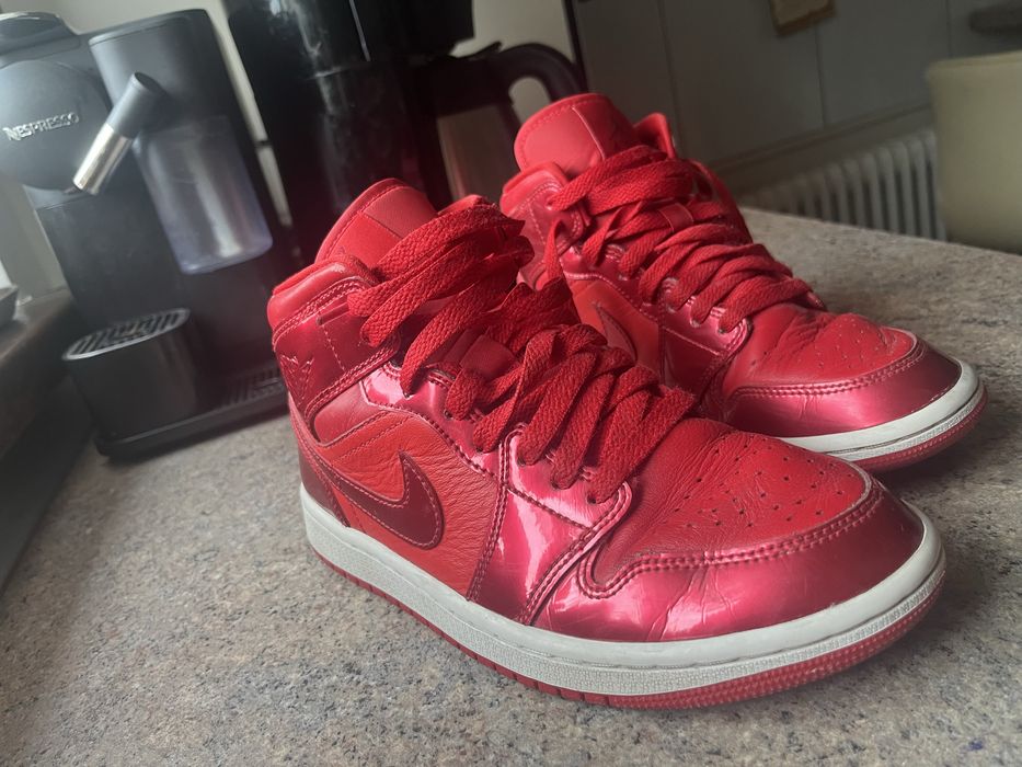 Adidasi Jordan 1 high (ghete).