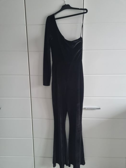 Salopeta evazata neagra catifea Stradivarius