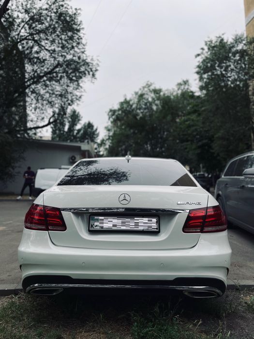 Mercedes benz E-200