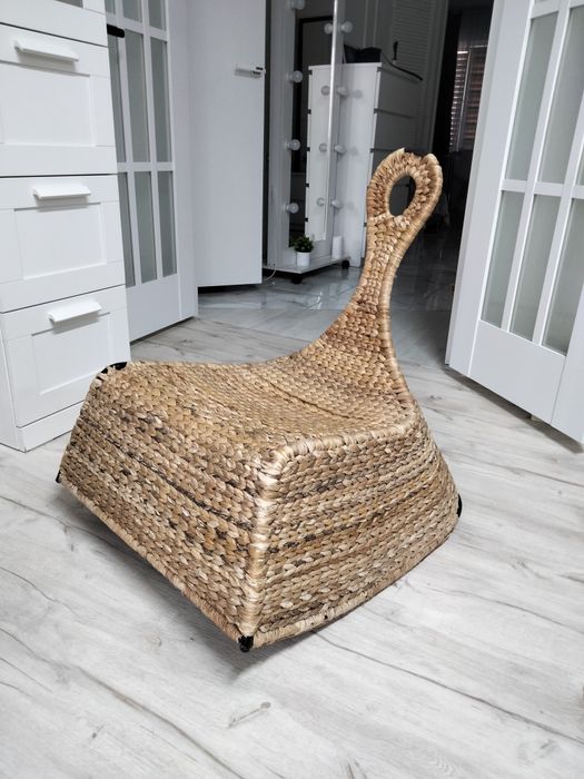 Кресло-качалка ротанг.