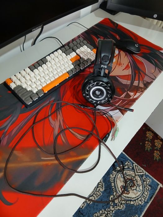 Компютер наушник