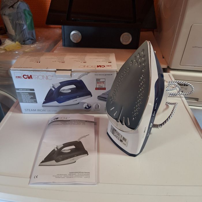 Парна ютия с 7 функции 2200W внос от Германия чисто нова