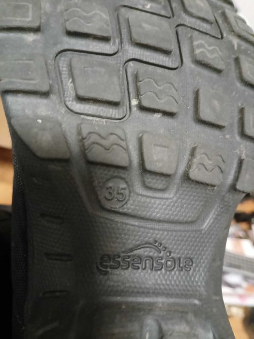 Vand ghete pentru baieti, marimi diverse, pret 35 de lei