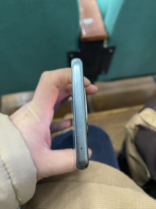 Продается Honor X9B ОЗУ 8+8/256gb состояние идеальное коробка имеется.