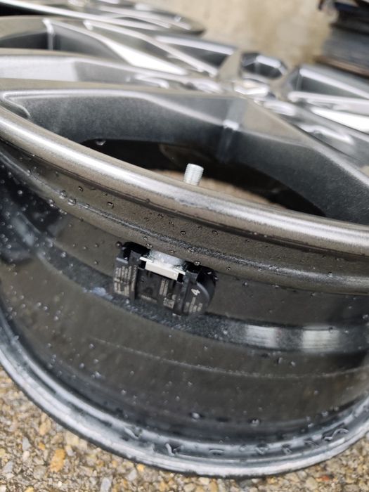 17" оригинални алуминиеви джанти за Renault/Nissan/Dacia.
