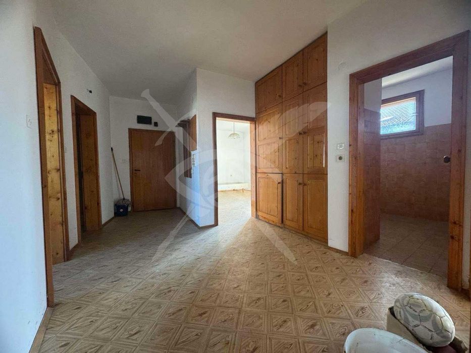 Продава се Къща в Асеновград - 620 кв.м за 1000 €/кв.м - Снимка #2