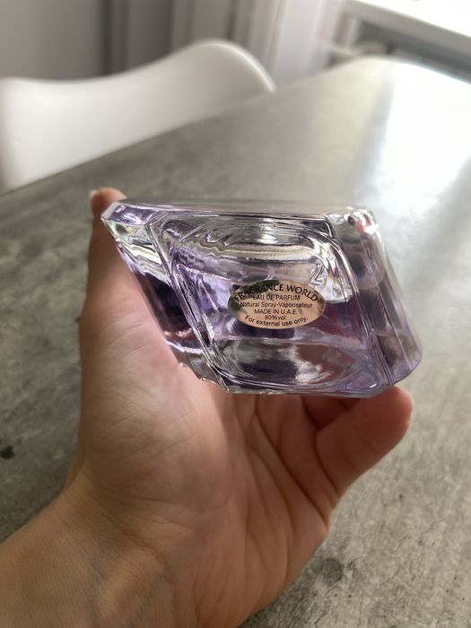 Продам парфюм новый