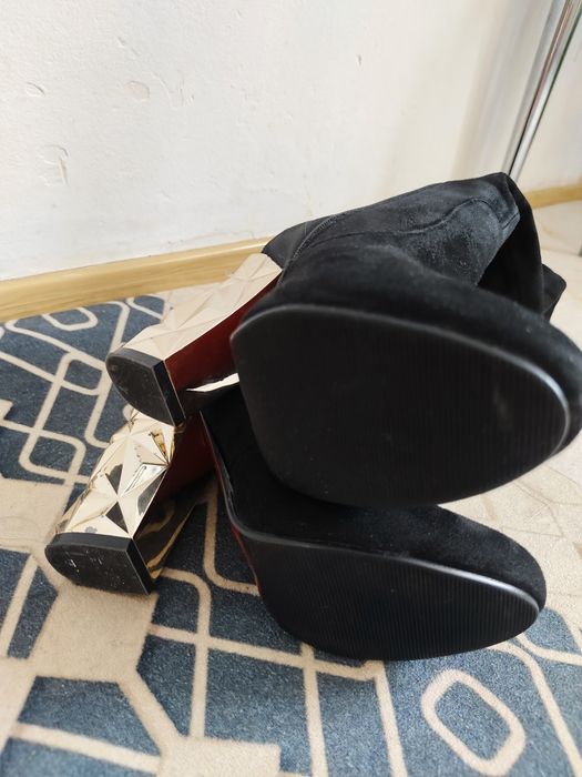 Продам обувь новая