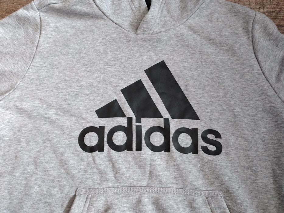 Суичър Adidas размер M